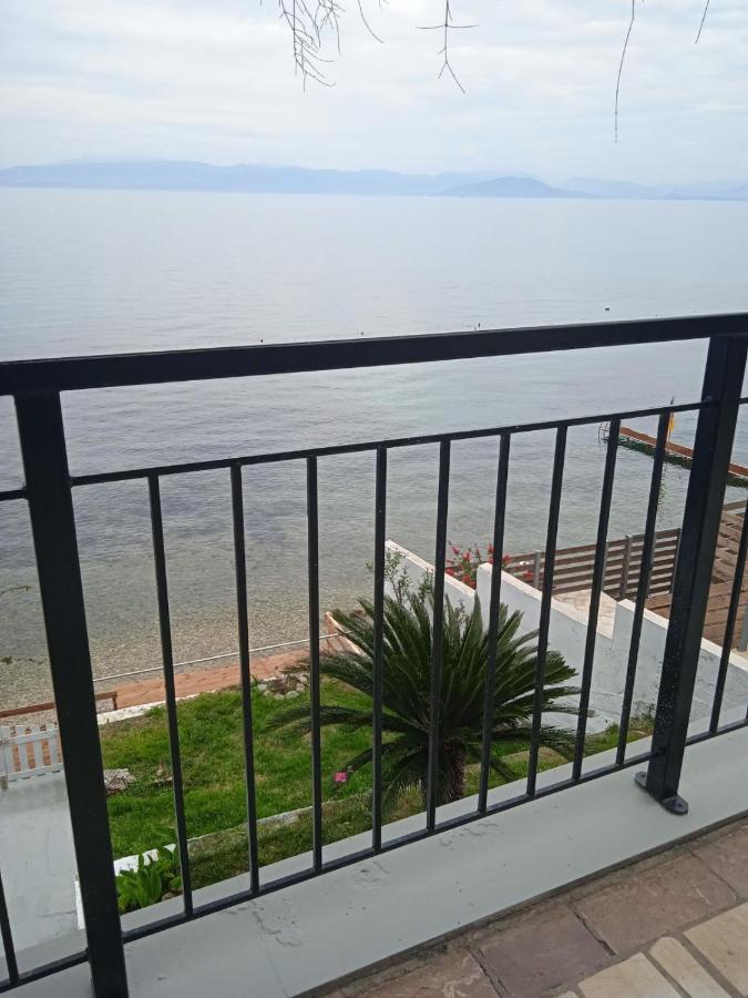 Paul Seafront House Villa Mesongí Екстериор снимка