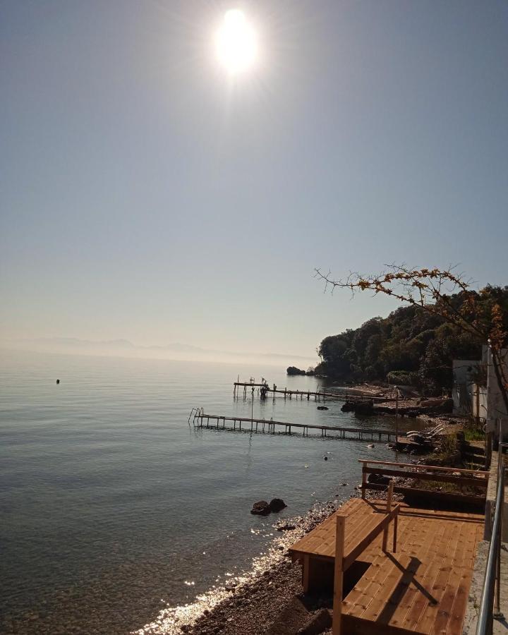 Paul Seafront House Villa Mesongí Екстериор снимка