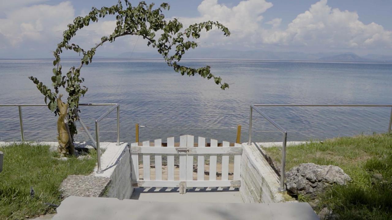 Paul Seafront House Villa Mesongí Екстериор снимка