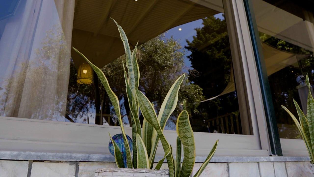 Paul Seafront House Villa Mesongí Екстериор снимка